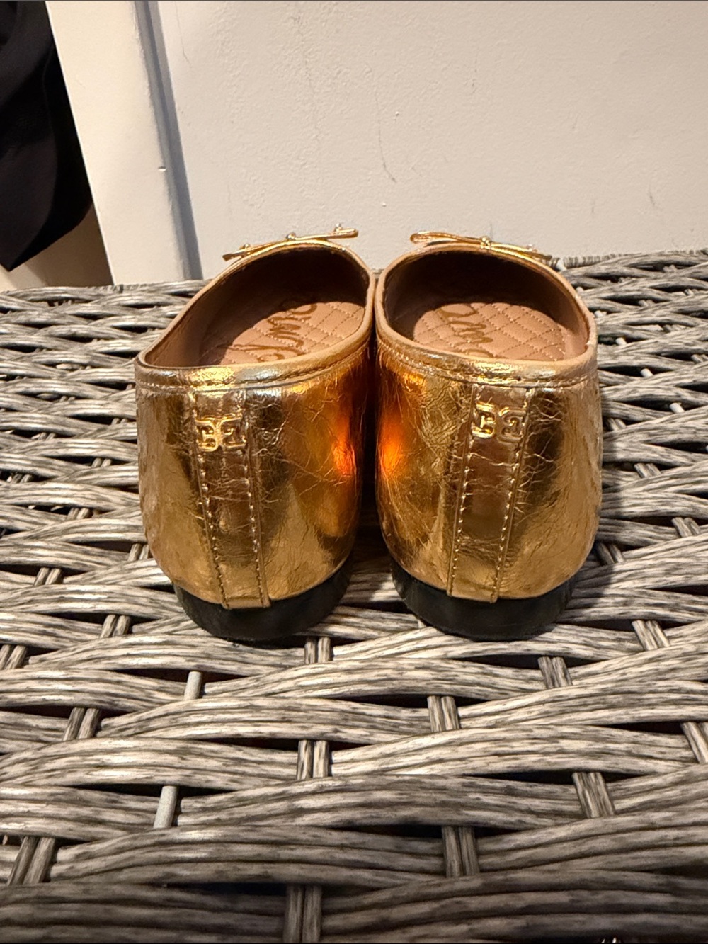 Sam Edelman Metallic Gold Ballet Flat with Black Cap Toe size 8.5 - Picture 4 of 8